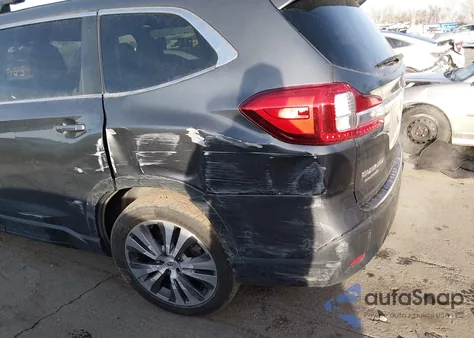 2021 Subaru Ascent Premium z USA, uszkodzony, nr VIN 4S4WMAED5M3455085